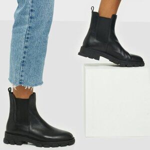 MICHAEL Michael Kors Ridley Leather Ankle Boot